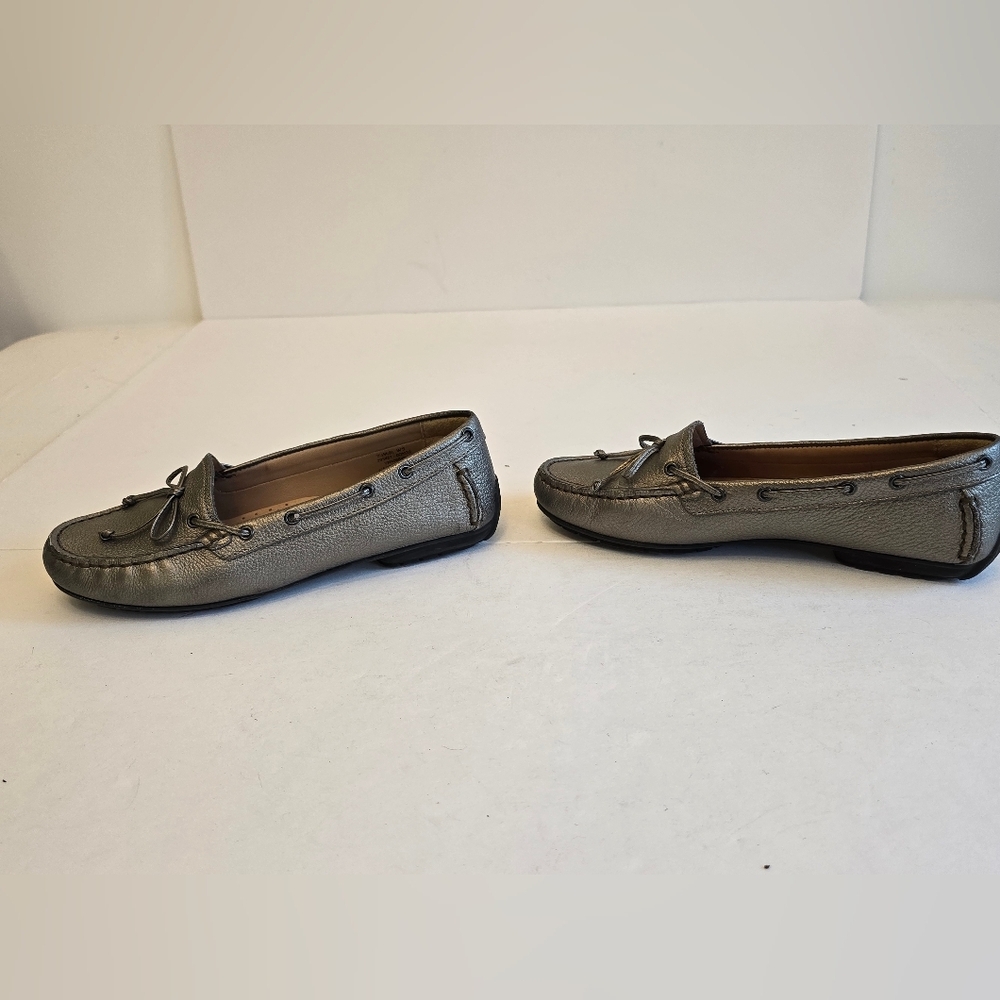 L.L.Bean Women's Leather Silver Metallic Driving Moccasin Loafers Size 7.5 - Picture 9 of 15